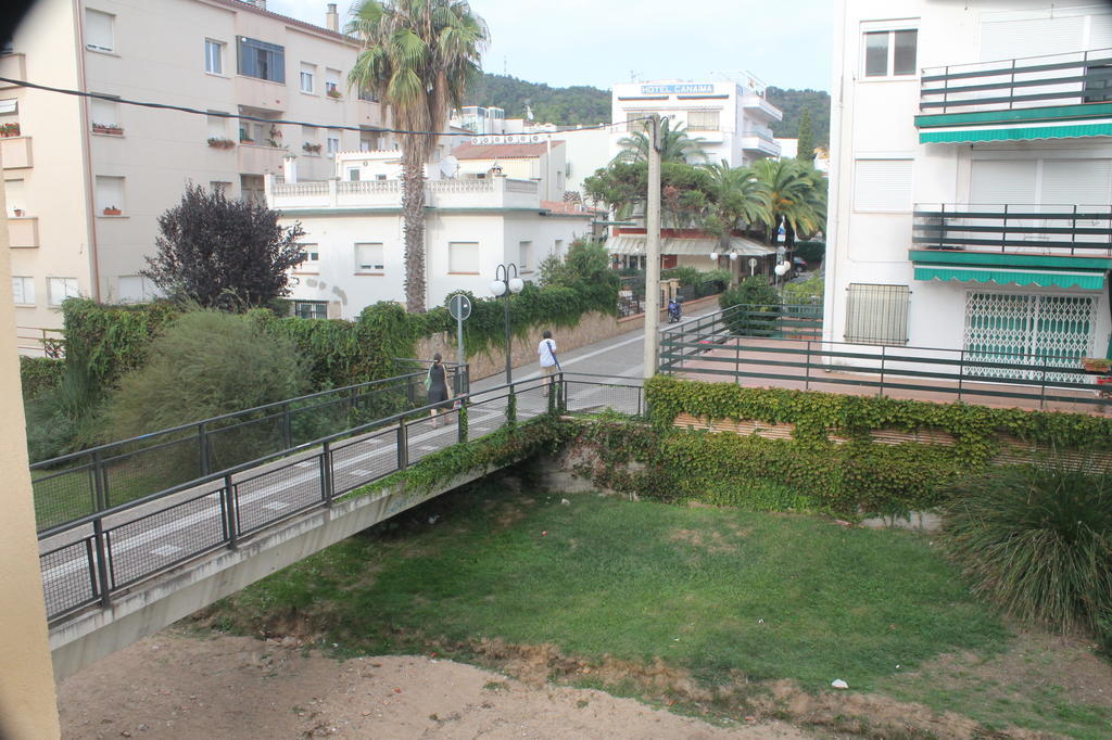 Apartaments Can Claudi Tossa de Mar Exterior foto